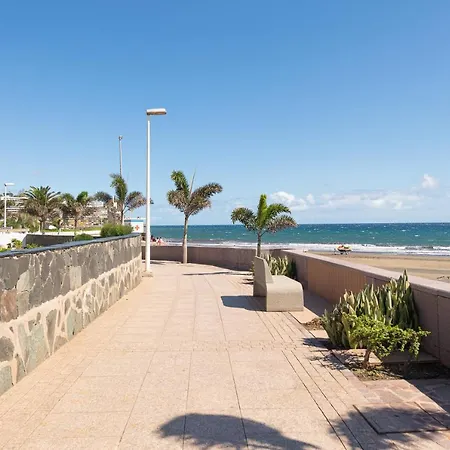 Front Papagayos 아파트 *