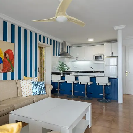 Front Papagayos Lejlighed